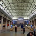 découvrez la définition du logiciel informatique, explorez les différents types existants et apprenez leurs usages courants dans le domaine numérique.